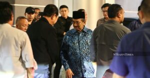 Tun Musa Aman visits Bung Moktar