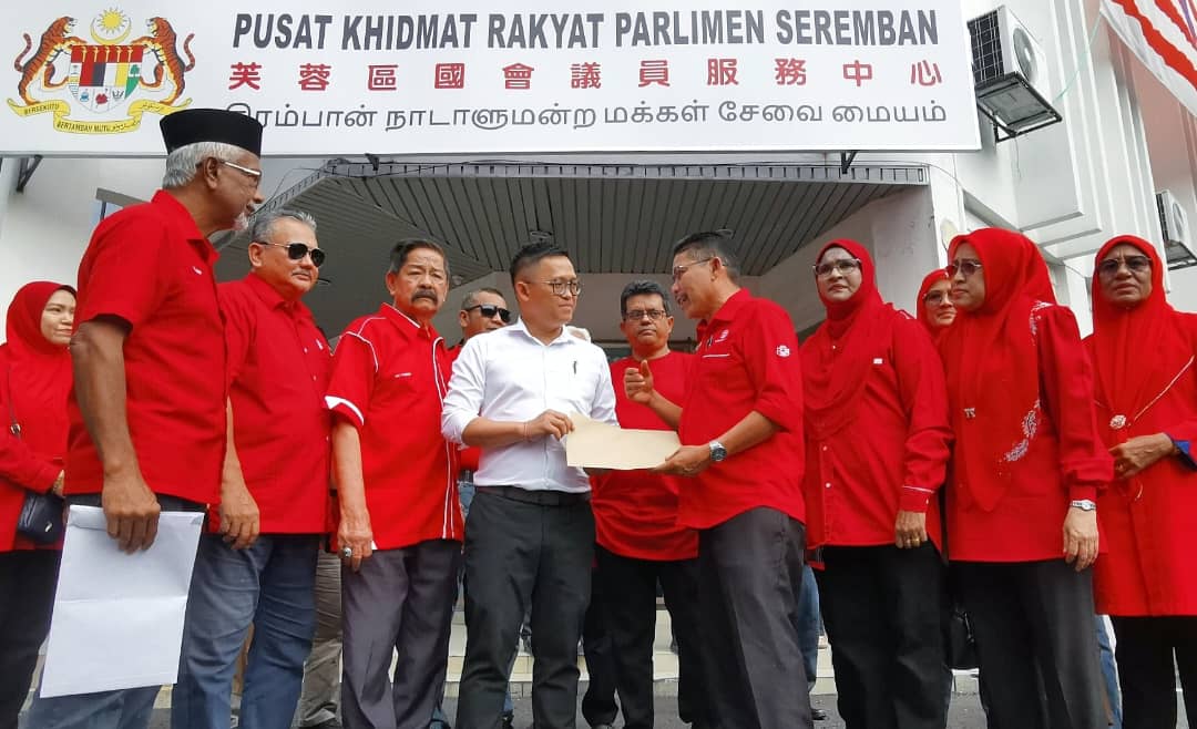 UMNO Seremban serah memorandum bantahan kenyataan pemimpin DAP
