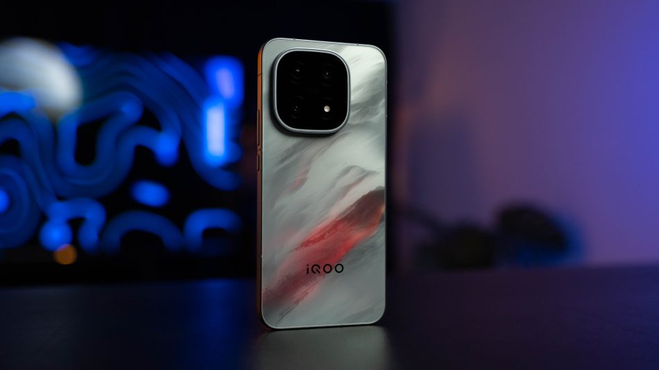 iQOO 15 Ultra Dijangka Hadir Dengan Kipas Penyejukan Terbina, Butang Pintasan Bahu