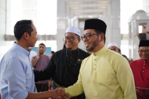 宗教部长：清真场所准摆圣诞装饰  礼拜用具除外