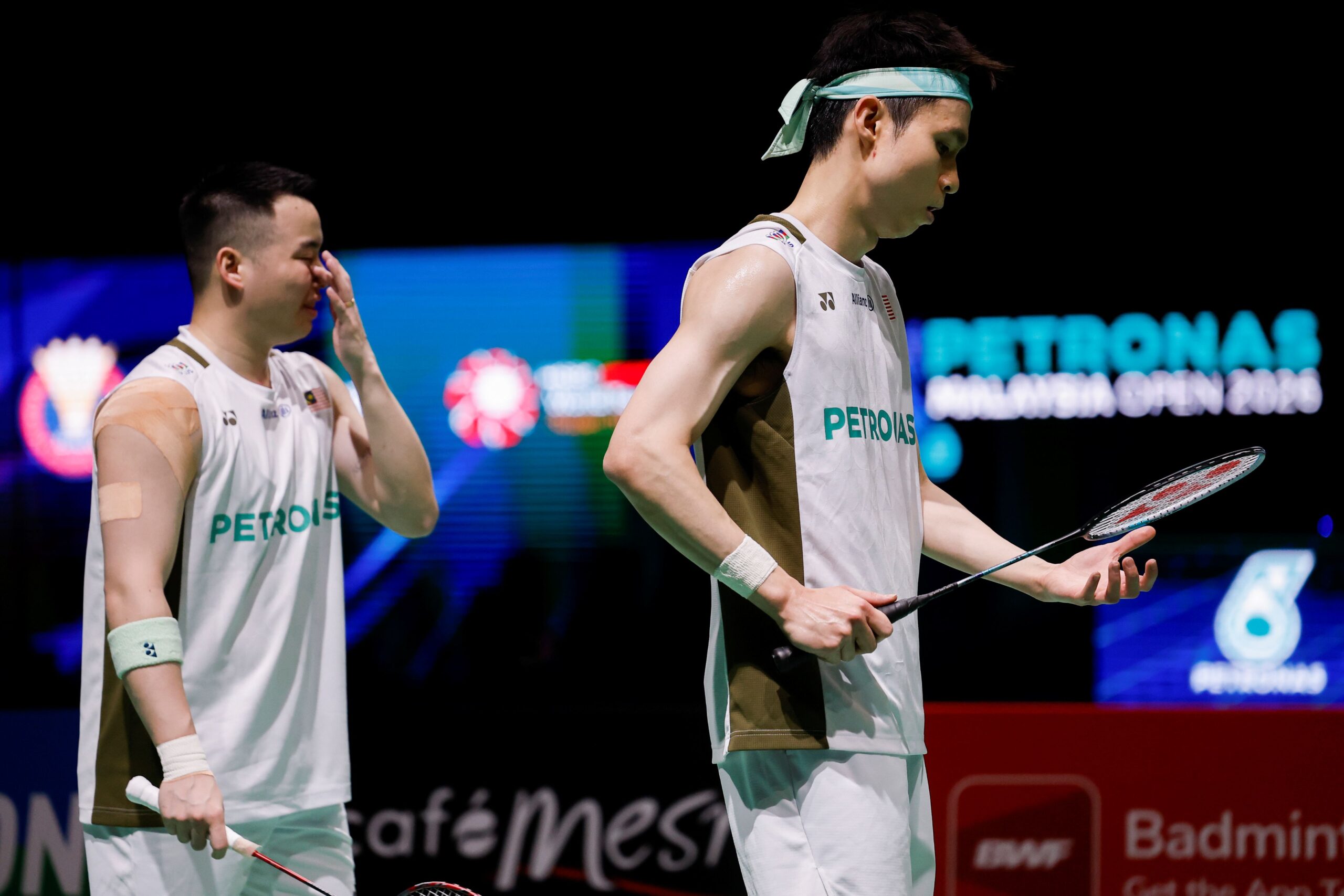 Aaron-Wooi Yik konsisten, Pearly-Thinaah turut mara