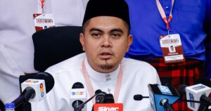Akmal hints at resignation as Umno Youth chief