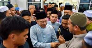 Anwar gives MACC 'full way' to probe ministries over procurement leakages