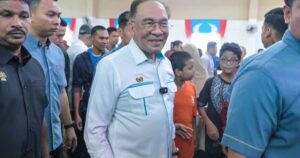 Anwar hits out at leaders who talk reform but did nothing in power