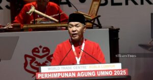 Be fair to Umno, Zahid tells Malaysiakini after apology from editors