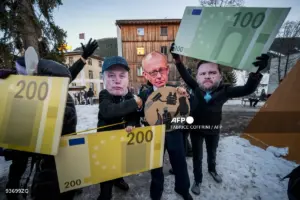 Billionaire wealth hits record high, Oxfam warns of political threat