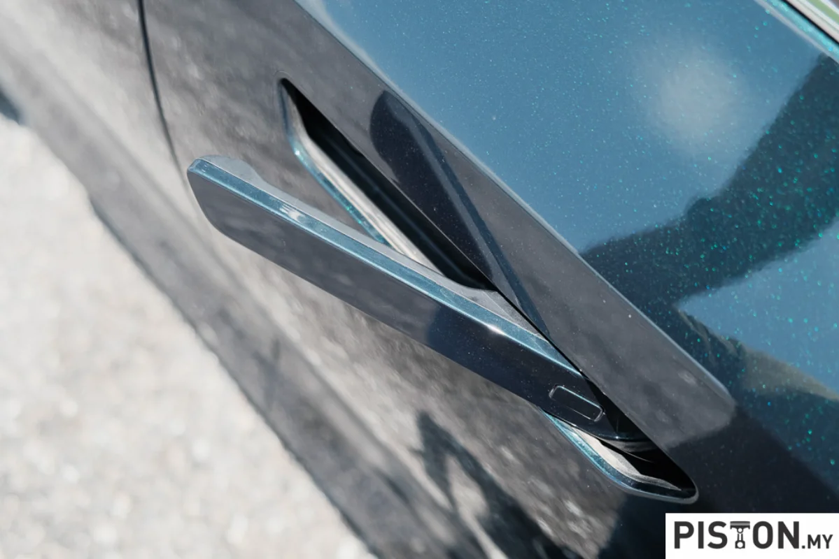 China to ban retractable door handles over safety from 2027