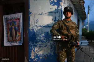 Colombian guerrillas fleeing Venezuela after US strike: officer