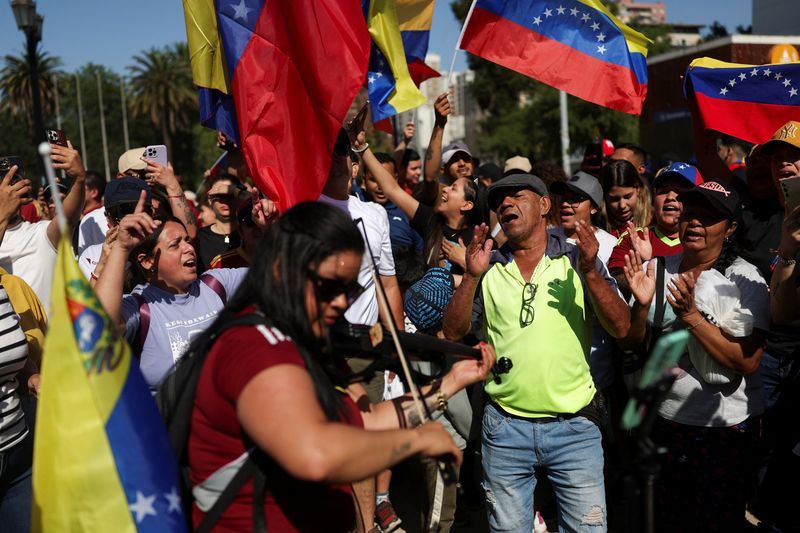 Condemnation and applause in Latin America after US seizes Venezuela's Maduro