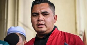 Criticism and principles are 2 different things, says Akmal