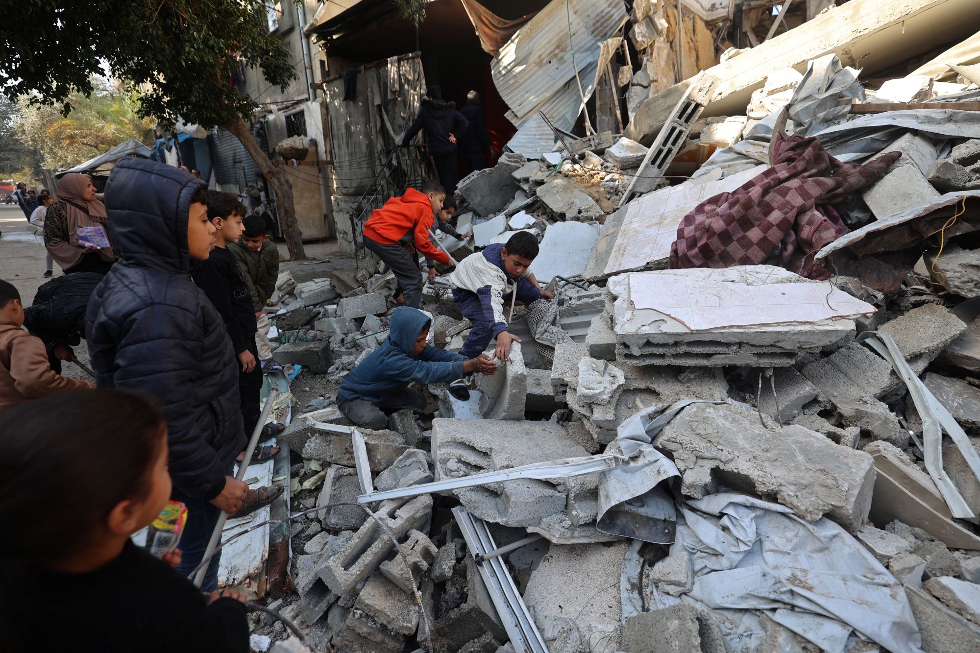 Cuaca buruk hujan lebat, angin kencang tambah derita rakyat Gaza