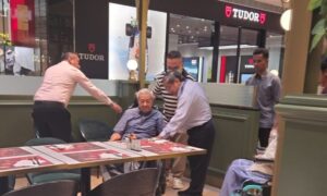 Dr. Mahathir keluar minum kopi selepas 22 hari dirawat di IJN