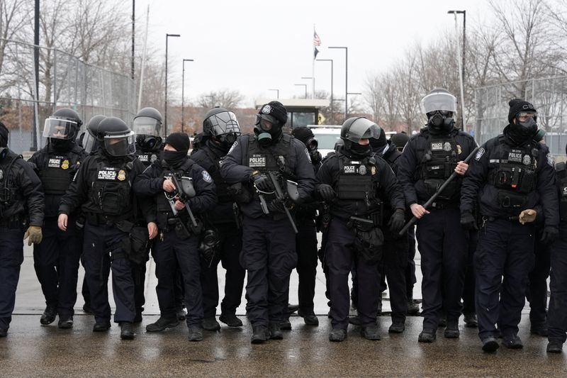 Emergency calls reveal chaos after Minneapolis ICE shooting as city braces for more unrest