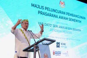 Faster project approvals necessary to boost economic momentum, says PM