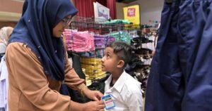 Fuziah warns traders against high prices, profiteering on school supplies