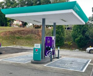 Gentari turns on DC Charger at Petronas Ayer Keroh 3