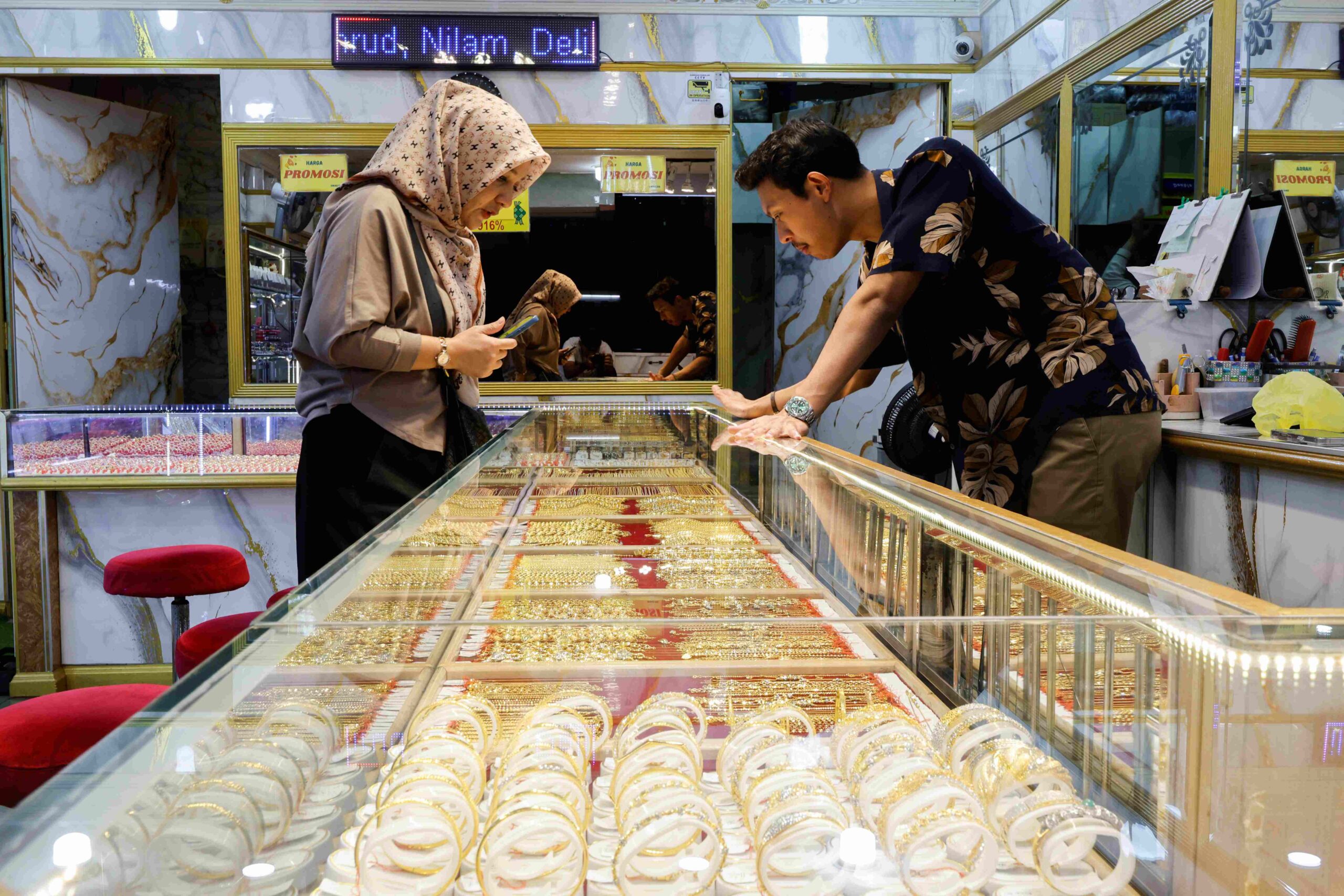 Harga emas cecah RM695 segram