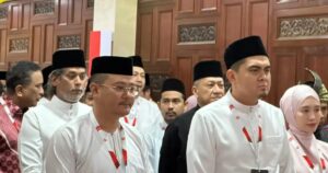 KJ, Nazri arrive with Akmal at Umno Youth AGM