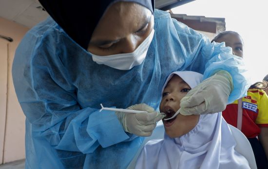 Kena tunggu setahun untuk rawatan gigi