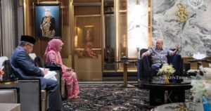 King grants audience to new Minister of Plantation and Commodities