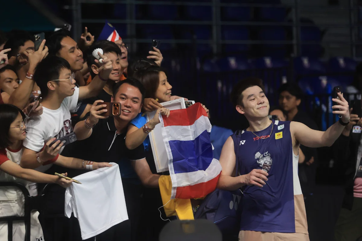 Kunlavut finds motivation in bak kut teh meal with idol Lee Chong Wei