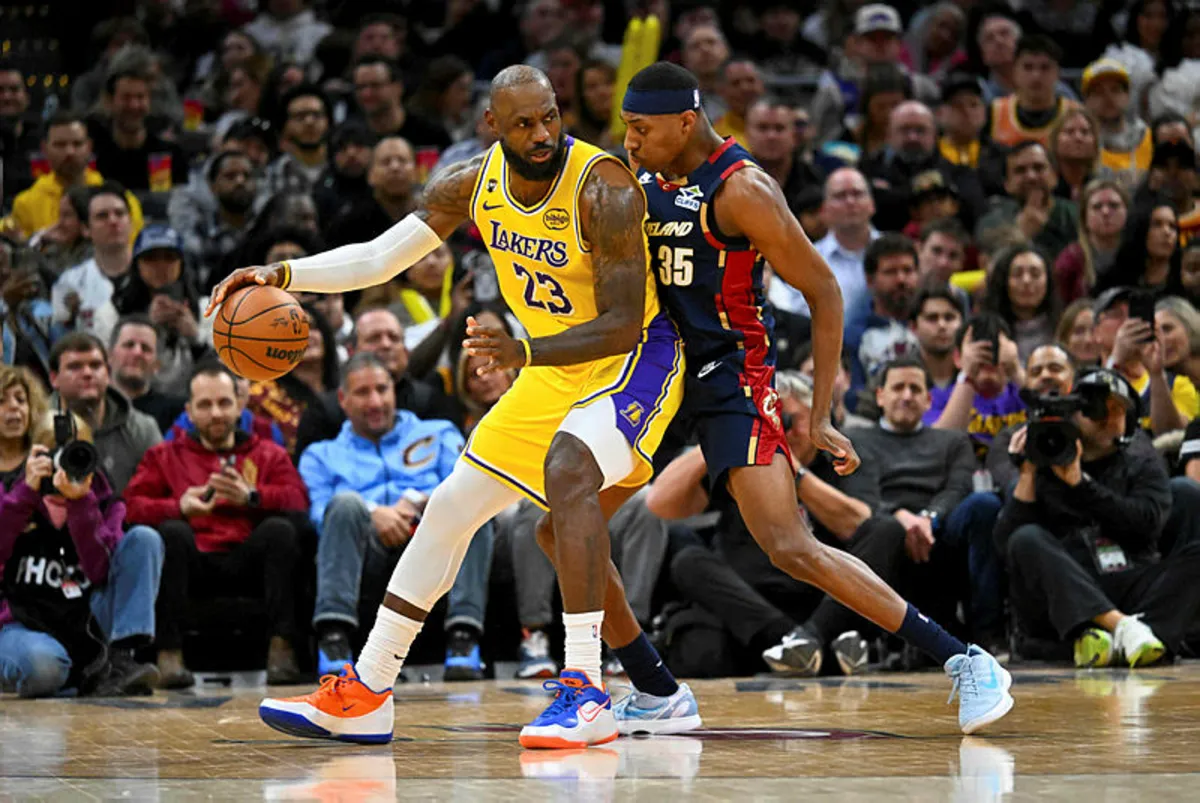 LeBron in tears during rout in possible Cleveland farewell