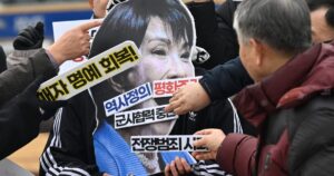 Leaders of Japan and South Korea meet as China flexes muscles