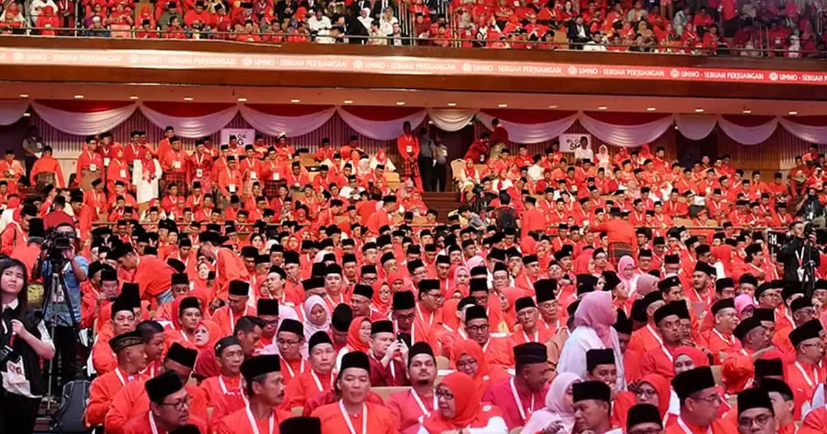Leaving unity govt will weaken Umno, Akmal told