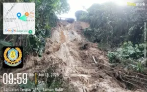 Lereng bukit runtuh di Taman Bukit Teratai Ampang