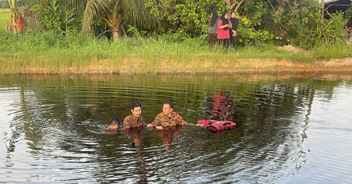 Man killed, teen unconscious after car plunges into two-metre-deep drain