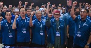 Muhyiddin desperate but PAS may be cornered, says analyst