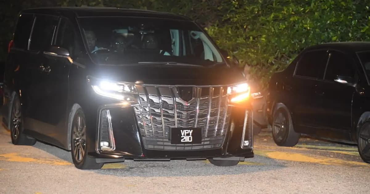 PAS’s absence at key meeting signals intention to leave PN?