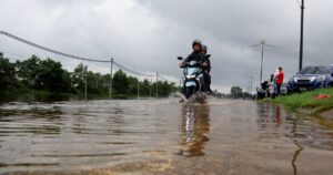 Pahang plans to raise flood-prone section of Jalan Kuantan–Pekan