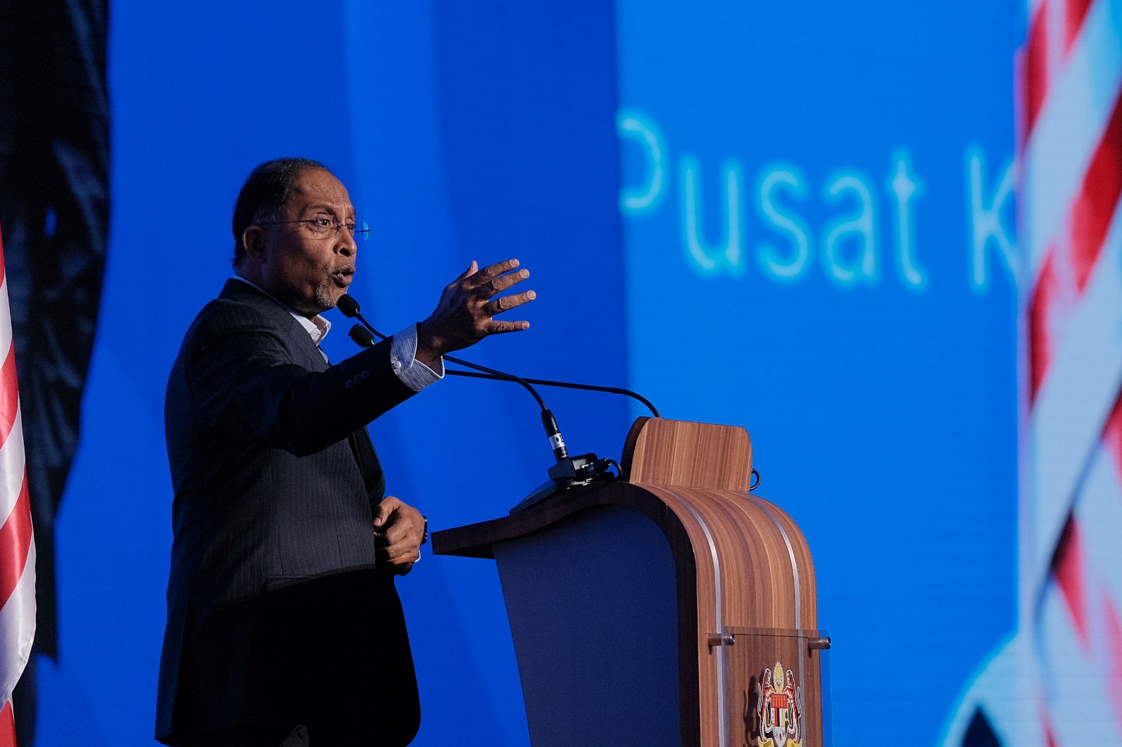 Penuhi syarat wajib ambil Bahasa Melayu, Sejarah sebelum mohon UA