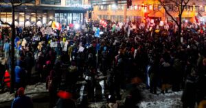 Protesters, US law enforcers clash after immigration agent kills woman