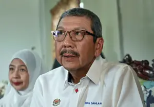 Public service DG visits retirees, delivers aid in Kota Kinabalu