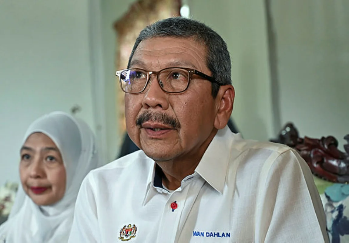 Public service DG visits retirees, delivers aid in Kota Kinabalu