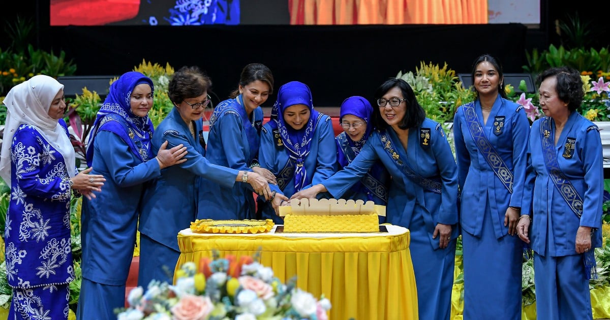 Queen praises Girl Guides' 109 years of achievement and inclusivity