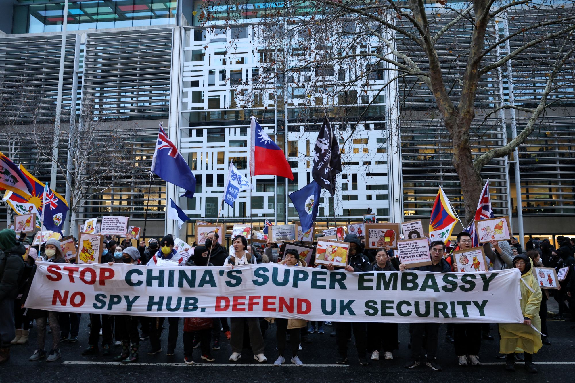 Ratusan sertai tunjuk perasaan di London bantah kedutaan mega China