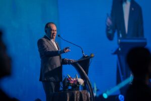 Semua aliran pendidikan termasuk sekolah agama, UEC wajib ambil BM, Sejarah dalam SPM