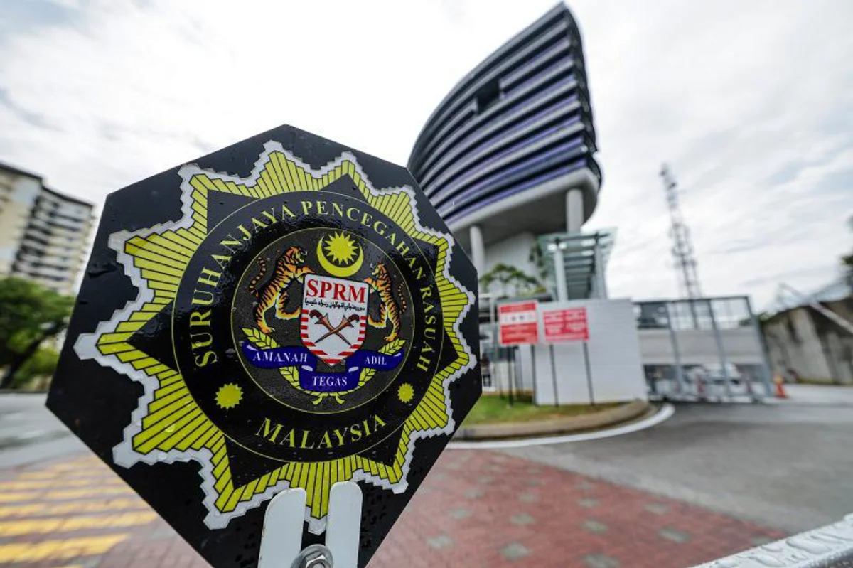 Senior MAF officer returns to MACC for second day of questioning