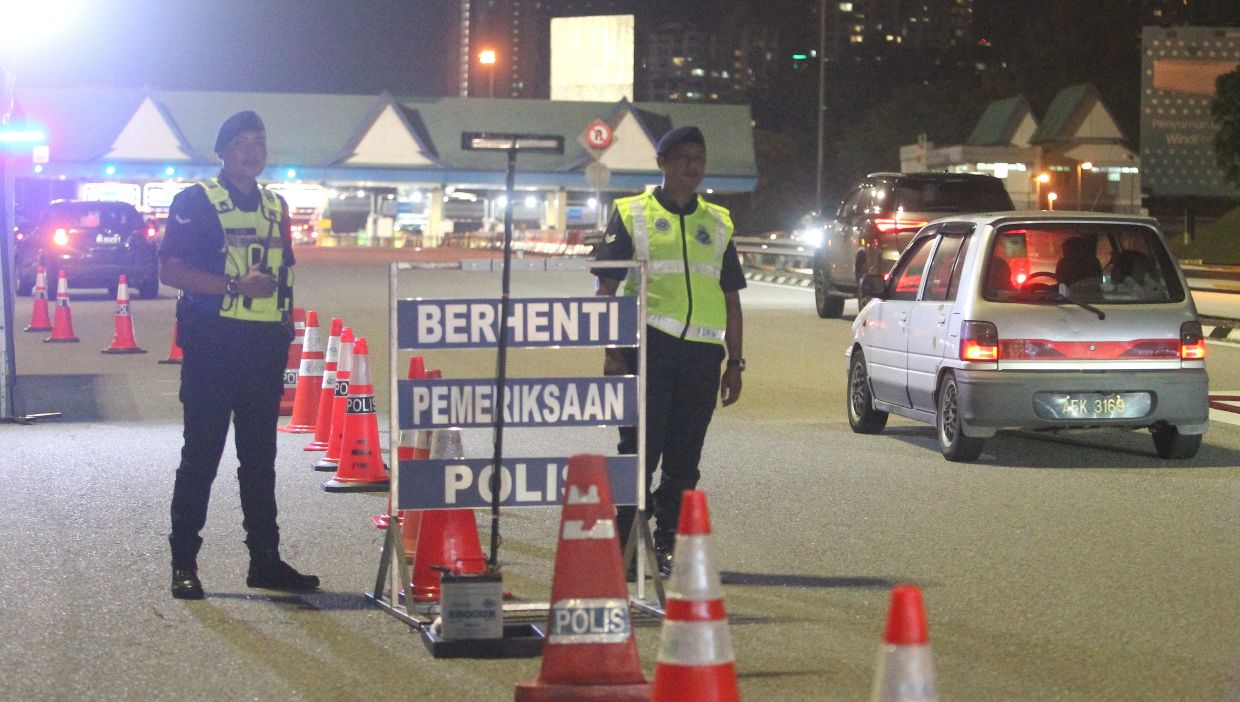 Seven nabbed in Selangor traffic op on NY Eve