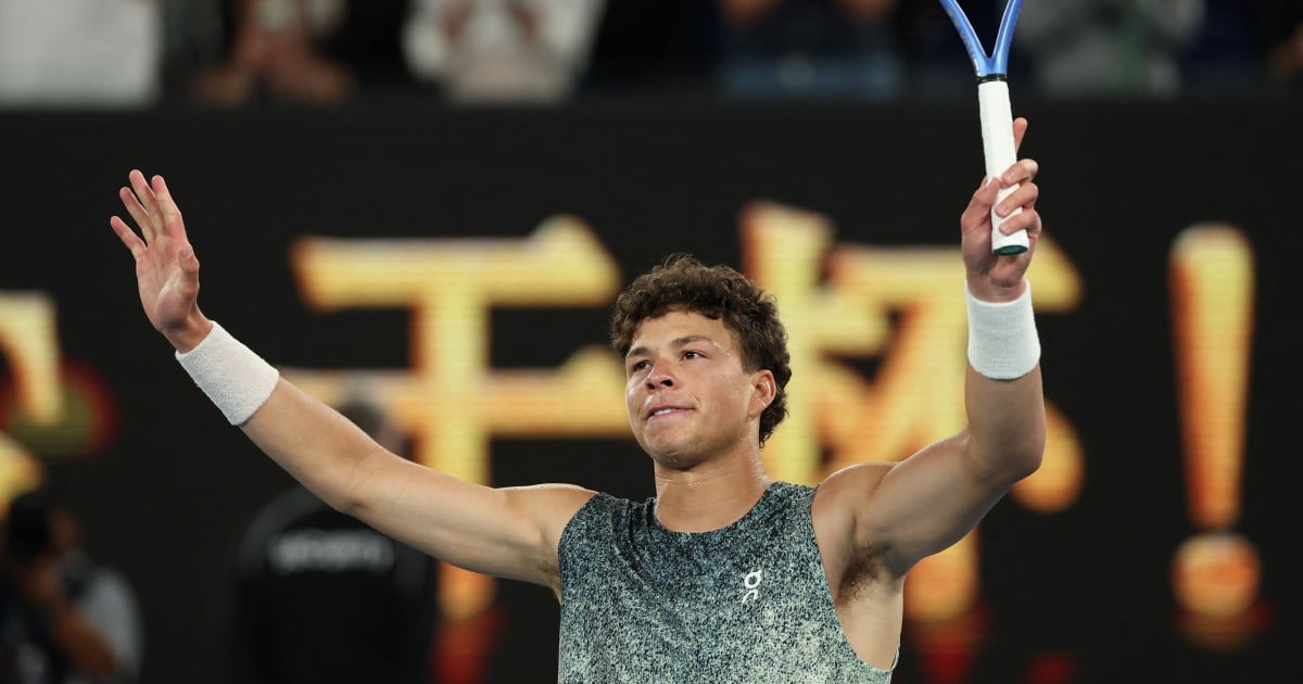 Sinner races on, 'gross' pie for Keys as heatwave hits Melbourne