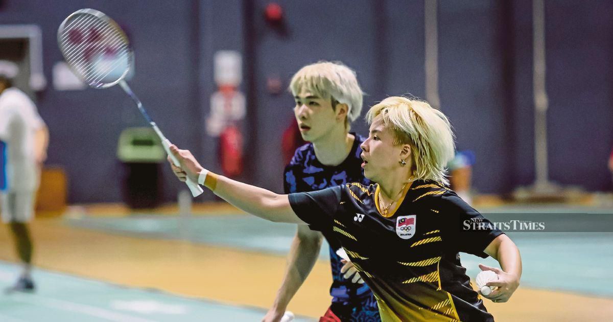 Tang Jie-Ee Wei avoid 'banana skin' at Istora Senayan