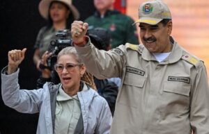 Tentera AS tangkap Presiden Venezuela, isteri