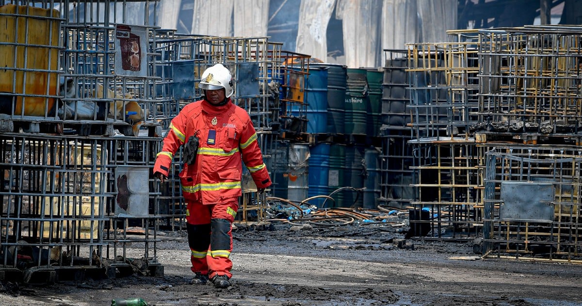 Three burnt to death in Olak Lempit factory fire believed to be Rohingya nationals