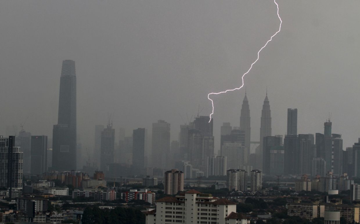 Thunderstorms, heavy rain expected in three states, KL and Putrajaya