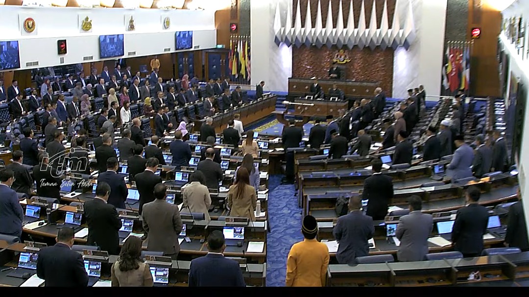 Timbalan Speaker tegur dua timbalan menteri berbual dalam dewan