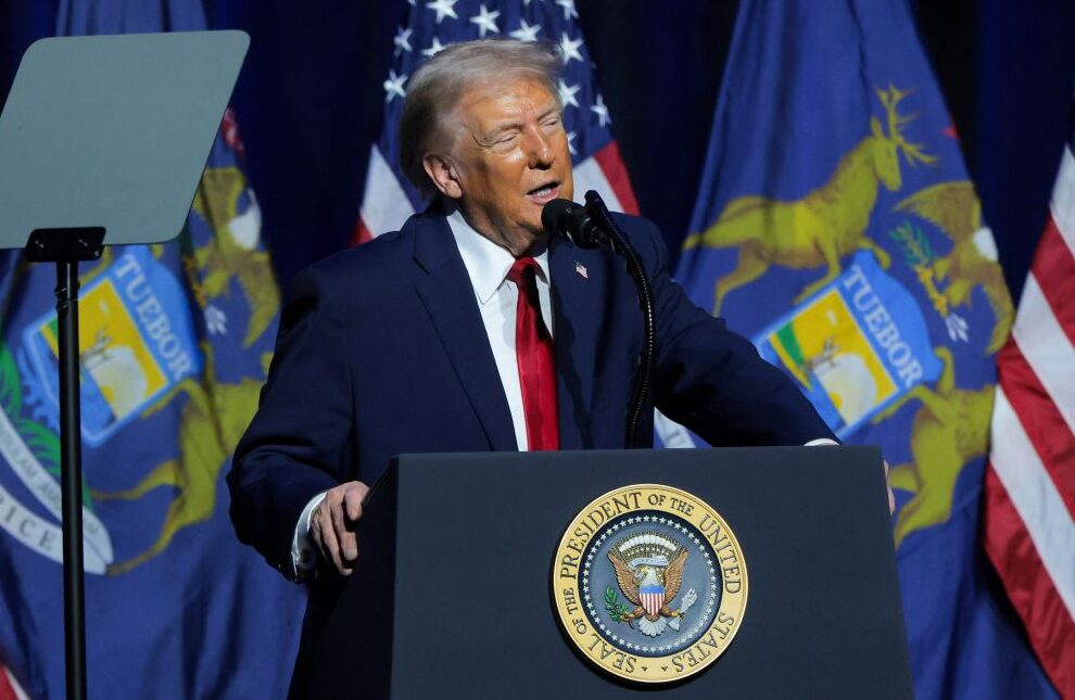 Trump cuba sorok ekonomi AS lemah