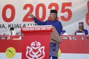 UMNO kaji kedudukan jika langgar garis merah 